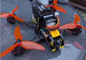 featured_image Overview of custom-build FPV drone and flight controller.
